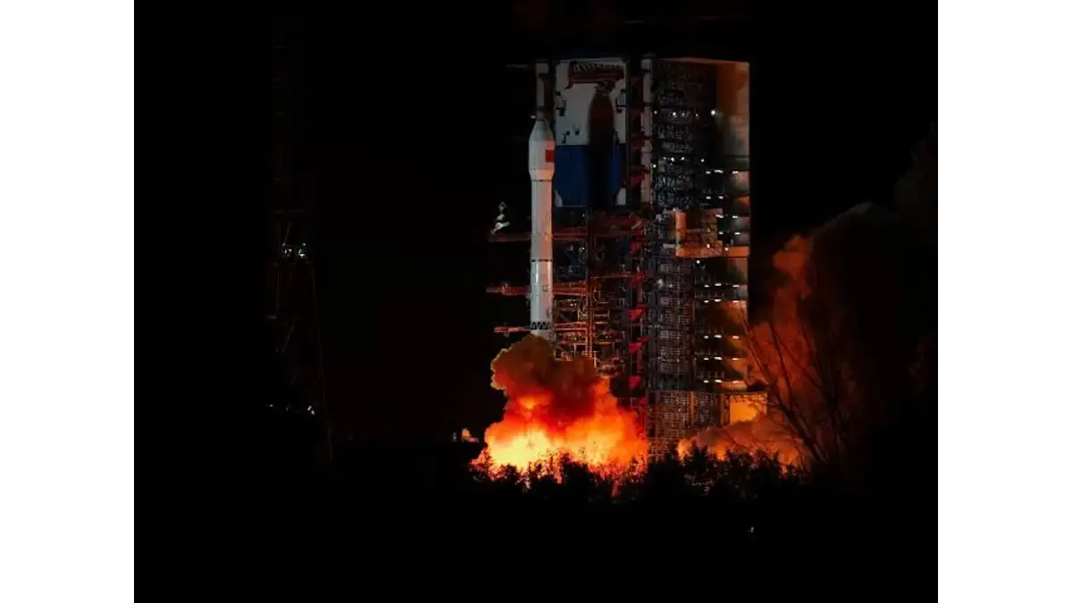 Long March 7A rocket launch explosion over Wenchang ChinaSat 4B mission